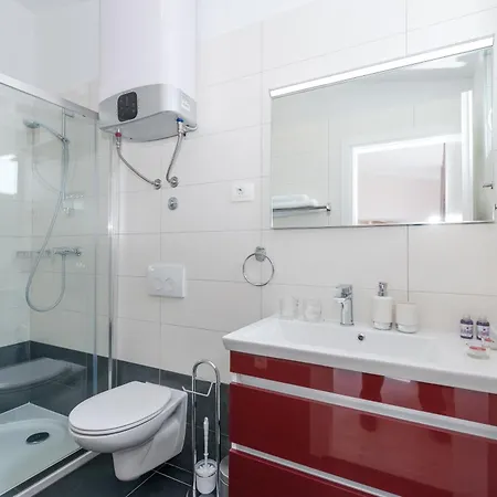 Bellview Apartment *